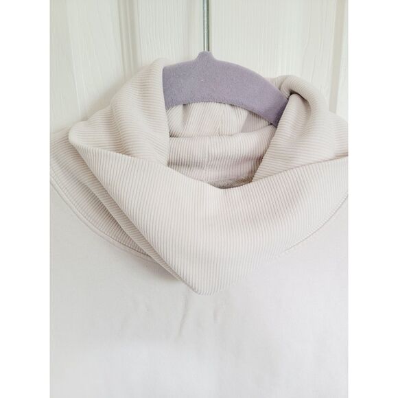 Athleta M Balance Cinch Turtleneck Sweatshirt Cream *Pinhole In Front* - Picture 2 of 10